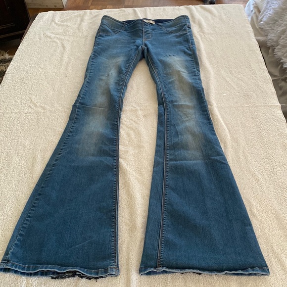 Free People Penny Pull On Stretchy great Pull On Flare pants - Picture 3 of 16